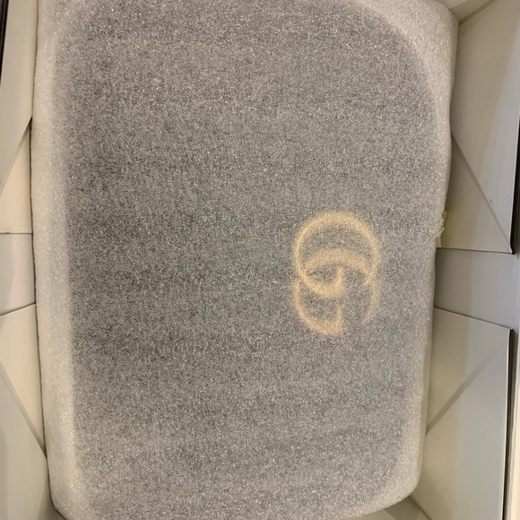 Gucci Mini Marmont Crossbody bag - Picture 12 of 16